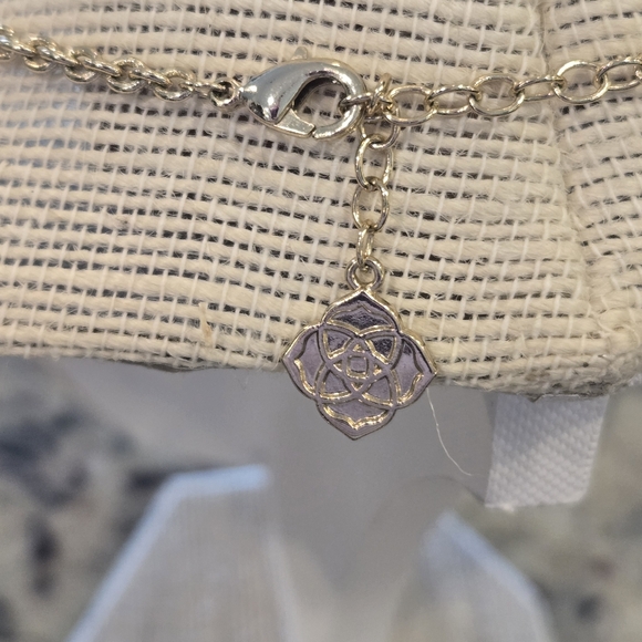 Kendra Scott Noelle Statement Necklace Gold - Picture 3 of 3